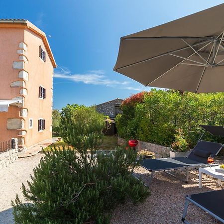 Apartments Lina Vrh  Exterior foto